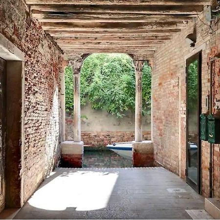 Pergola Apartment - Beautiful And Cozy Space On The Water Venezia Eksteriør bilde