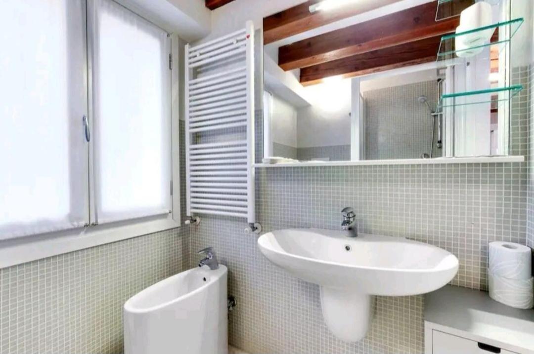 Pergola Apartment - Beautiful And Cozy Space On The Water Venezia Eksteriør bilde