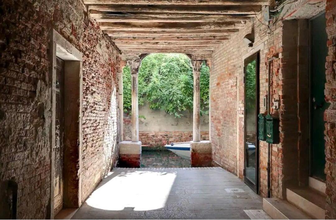 Pergola Apartment - Beautiful And Cozy Space On The Water Venezia Eksteriør bilde